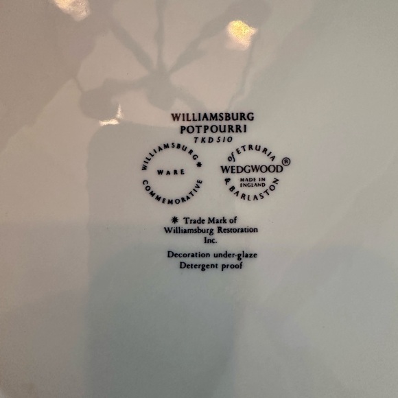 Wedgwood Williamsburg Potpourri Cream Dinnerware with Red and Blue Floral Design - Picture 7 of 16